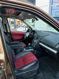 لاند روفر LR2